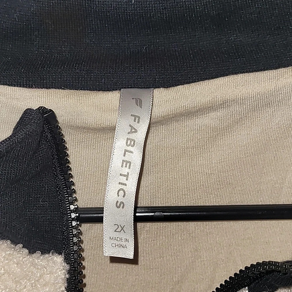 Fabletics Women's XXL pullover sweater fuzzy cozy comfy cream white LOT F14 - Picture 4 of 4